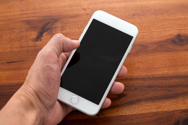 モンストのデータが入っているiPhone イメージ
